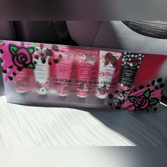 1 Betsy Johnson handlotion - Picture 3 of 6
